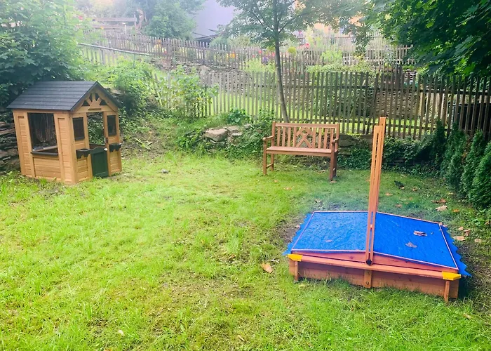 Am Schloss Wolkenstein, 75m2, 2br, Babybett شقة *